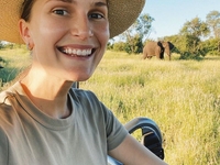 Алла Костромичева встретилась с 6-метровым крокодилом