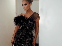 Дженнифер Лопес показала архивное фото своих детей в честь их дня рождения