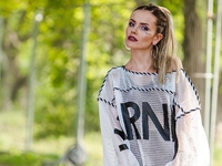 Певица MamaRika похвасталась фигурой в купальнике - видео