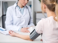 Кардиолог рассказала, как справиться с гипертоническим кризом