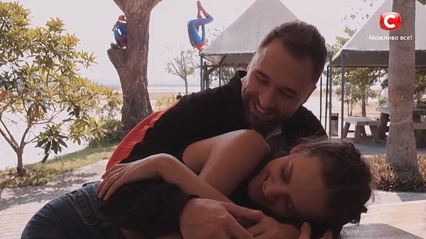 Прыжок с парашютом и море страсти: подробности 6 выпуска реалити "Холостяк-10"