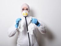 Супрун рассказала, как утилизировать маски и перчатки