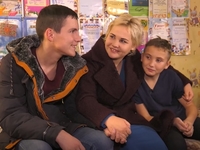 Участница "Від пацанки до панянки" впервые за девять лет увиделась с братьями