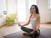 Диетолог рассказала, как осанка влияет на пищеварение