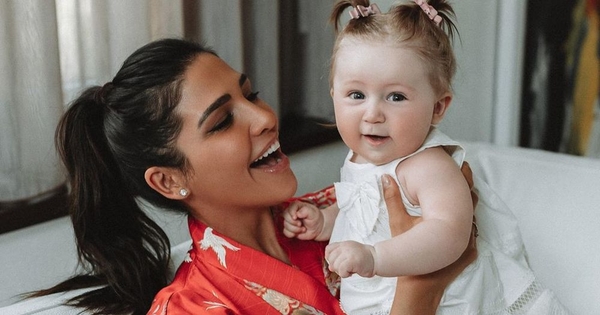 Экс-"ВИА Гра" Санта Димопулос показала подросшую дочь