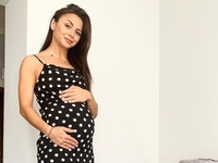 "Волшебный день": Илона Гвоздева показала бэкстейдж "беременной" фотосессии