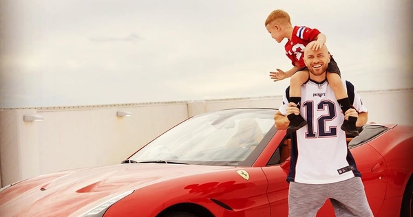 Влад Яма похвастался экстремальным отдыхом с 5-летним сыном