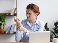 Почему немеют руки