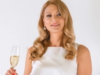 Экс-судья "МастерШефа" Татьяна Литвинова показала фигуру в купальнике