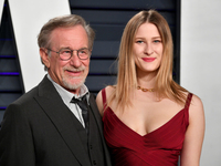 Младшая дочь Стивена Спилберга выходит замуж: Кто станет зятем знаменитого режиссера