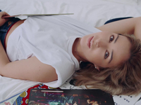 Нежная Злата Огневич обнажилась в откровенном клипе