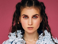 Певица Jerry Heil подает в суд: В чем причина