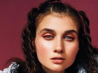 "Захейтили трек": Jerry Heil напихала лимонов в декольте