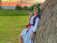 Игривый кадр: Никитюк показала длинные ноги в соблазнительном наряде