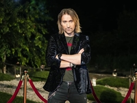 "Какой красавец": Винник показал, как чилит в гамаке