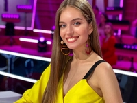 "Красотометр зашкалил": Жена Комарова очаровала Сеть свежим фото