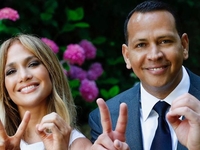 Дженнифер Лопес трогательно поздравила жениха с юбилеем - видео