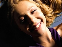 Тина Кароль проехалась в киевском метро в прозрачной юбке