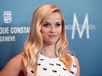 "Блондинка в законе" Риз Уизерспун показала редкие фото с 50-летним мужем