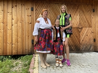 Сменила профессию: Леся Никитюк помогает продавать еду