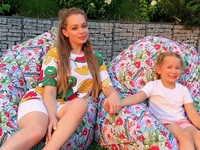 Певица Яна Соломко показала подросшую дочь от донецкого бизнесмена