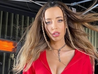 Обнаженная Надя Дорофеева показала, как нежится на солнце