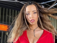 "Дорофеева, это ты?": Потап нашел в Сети двойника участницы "Время и Стекло"