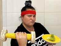 Похудевшая Alyona Alyona запостила "мокрое" видео в купальнике