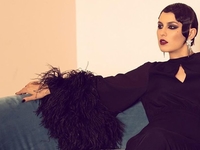 Семейный портрет: MARUV показала редкое фото с родителями