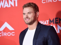 Жена звезды "Сумерек" Келлана Латса объявила о беременности через семь месяцев после выкидыша