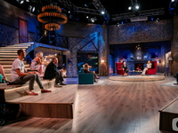 "О чем молчат женщины": Что делать, если муж предлагает секс втроем