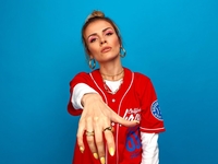 Что смотрят украинские звезды: MamaRika назвала ТОП-10 любимых сериалов