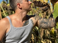 Александр Педан повторил архивное фото с дочерью