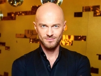 Три поколения: Влад Яма показал фото с родителями, женой и сыном