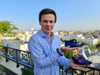 Дмитрию Комарову в Китае удалось найти последних женщин с "ногами-лотосами"