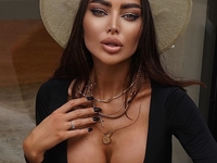 «Как свои»: Украинская Кардашьян увеличила грудь