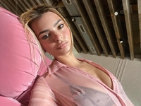 Всемирно известная модель снялась топлес