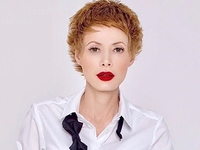 Не узнать: Елена-Кристина Лебедь показала, как выглядит с длинными волосами