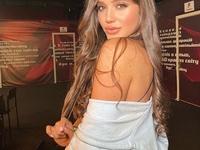 «Еще один холостяк в коллекцию»: Даша Ульянова в объятиях Мельника