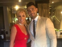 Бритни Спирс рассмешила Сеть новым видео с молодым бойфрендом