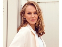 Альбина Джанабаева порадовала подписчиков помолодевшим видом