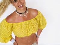 Бритни Спирс озадачила фанатов странными подписями к фото