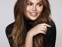 Нечего скрывать: Крисси Тейген показала фото нерожденного ребенка