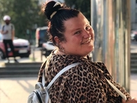 В белье и без него: Игривая Alyona Alyona добавила новые кадры