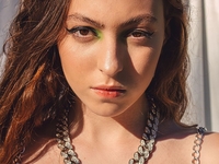 "Не говорите маме": 15-летняя дочка Поляковой показала, как одевается вне дома