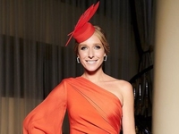 Катя Осадчая в мини устроила модный батл с Каменских