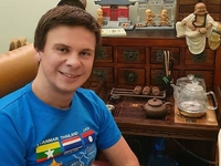 Дмитрий Комаров показал архивные фото со школьного выпускного