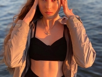 Дочь Оли Поляковой поделилась страстным фото со своим парнем