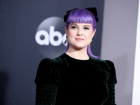 Похудевшая Келли Осборн похвасталась фигурой в облегающем наряде