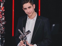 Победитель "Голосу країни 10" Роман Сасанчин показал свою девушку Иванну